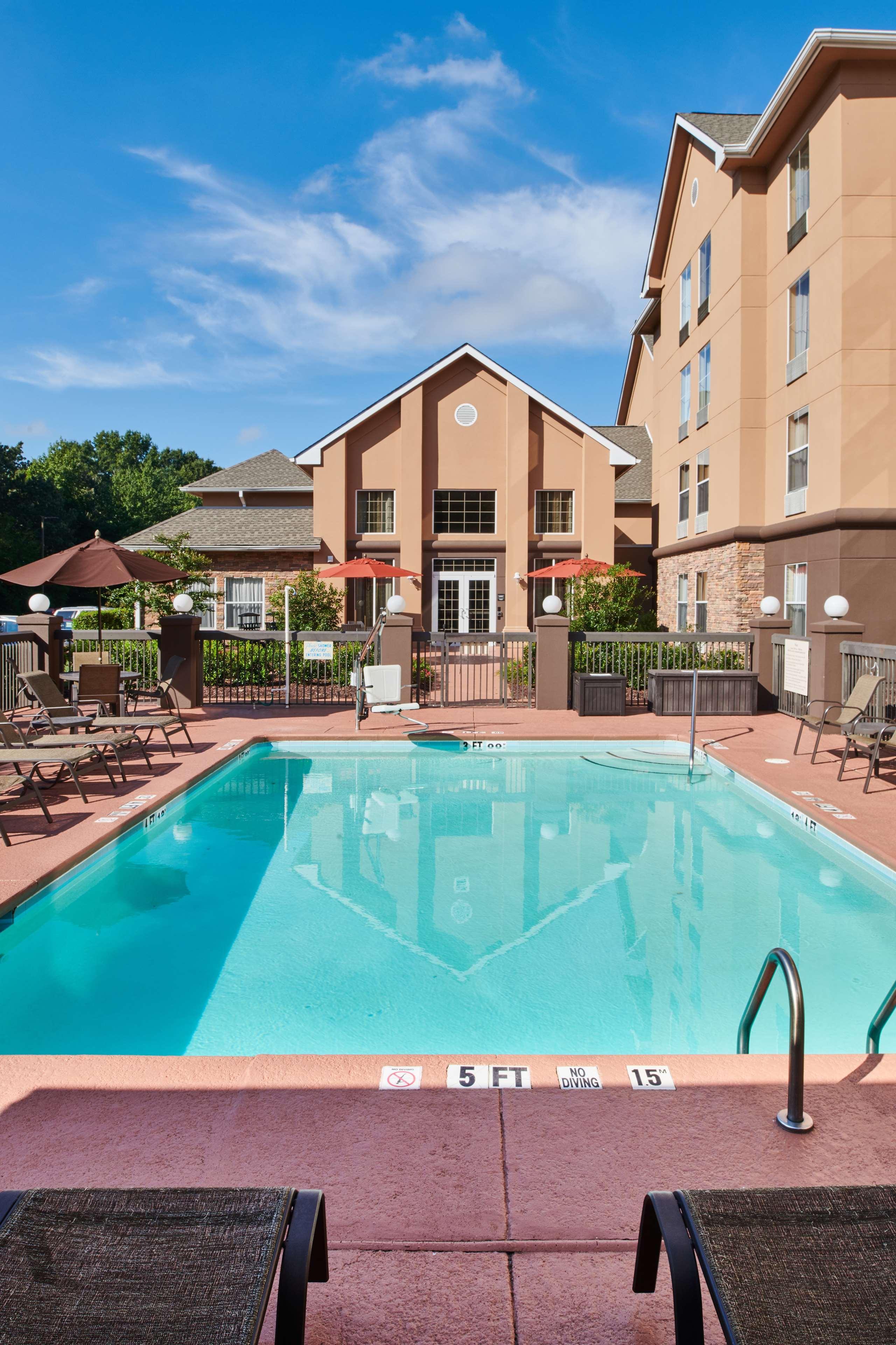 Hampton Inn & Suites Chapel Hill/Durham Exterior photo
