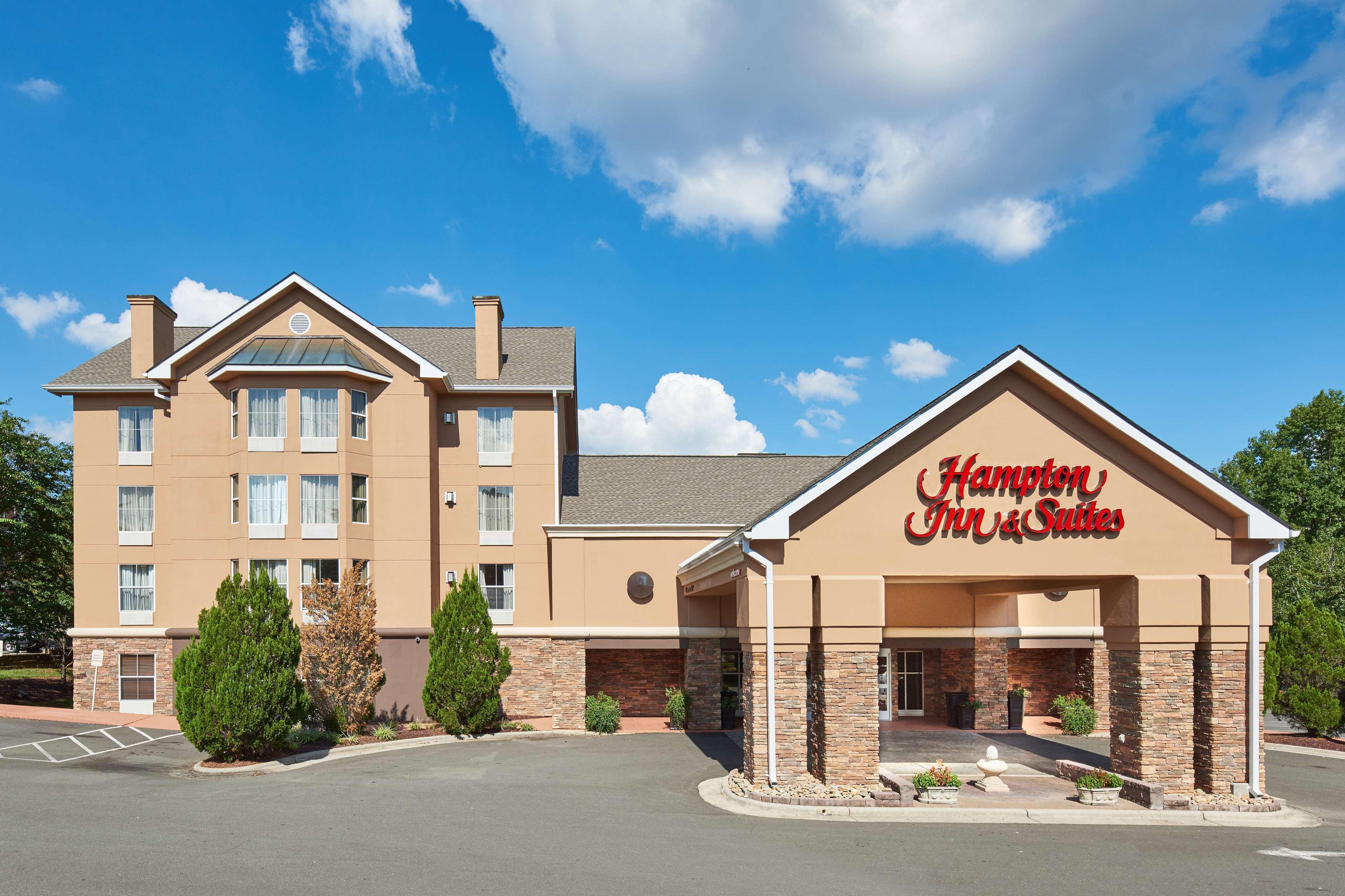 Hampton Inn & Suites Chapel Hill/Durham Exterior photo
