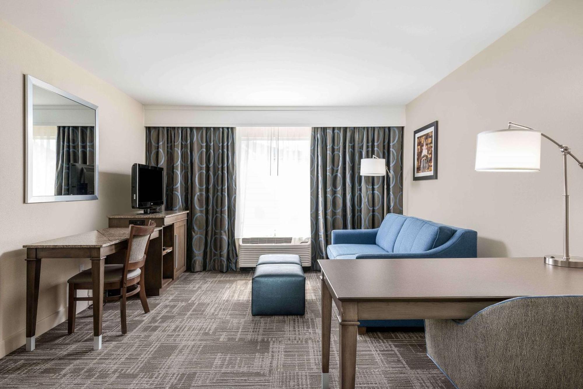 Hampton Inn & Suites Chapel Hill/Durham Exterior photo