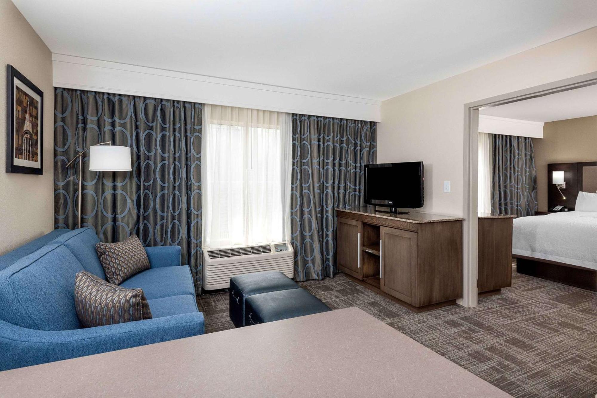 Hampton Inn & Suites Chapel Hill/Durham Exterior photo