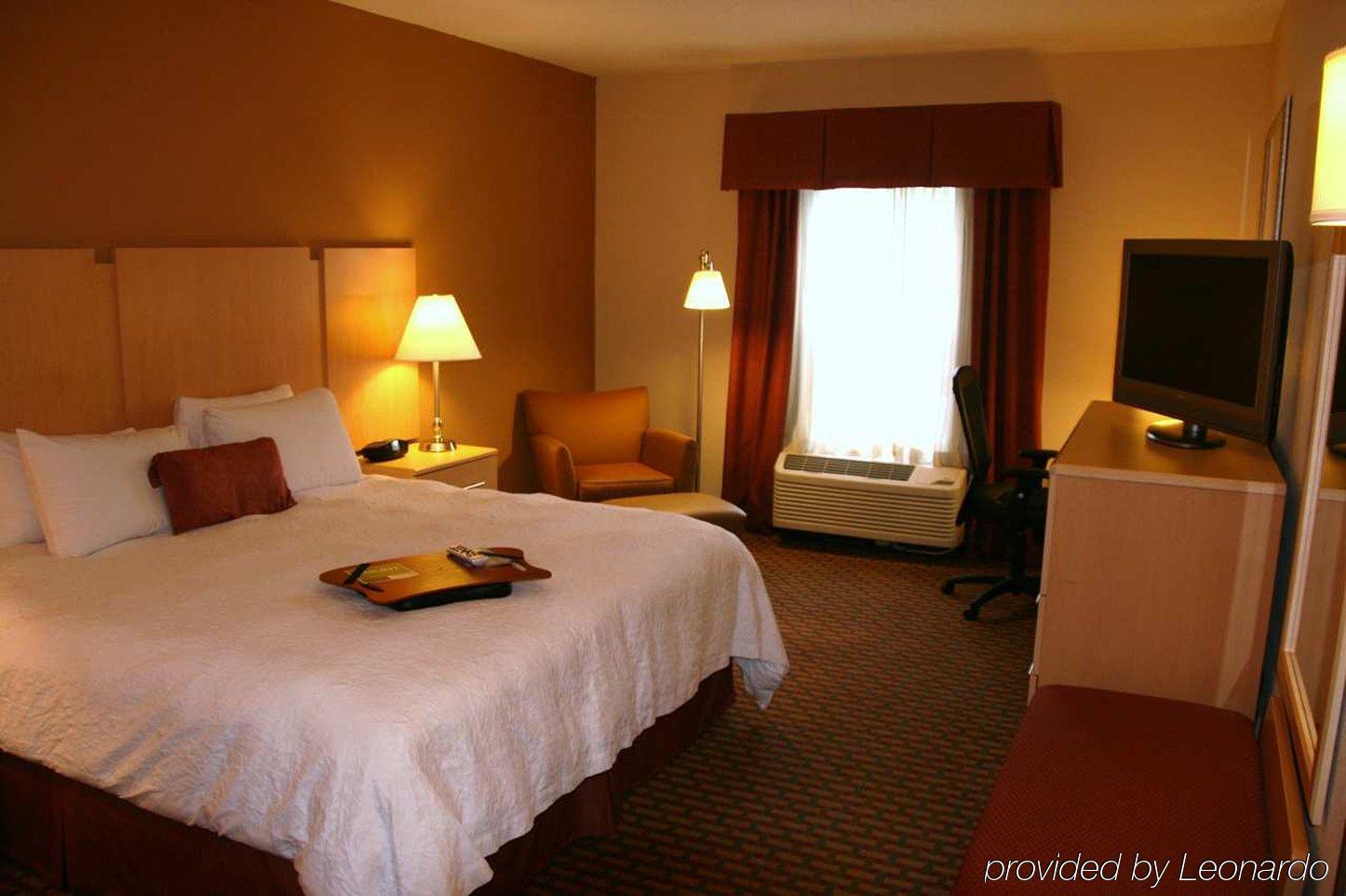 Hampton Inn & Suites Chapel Hill/Durham Room photo