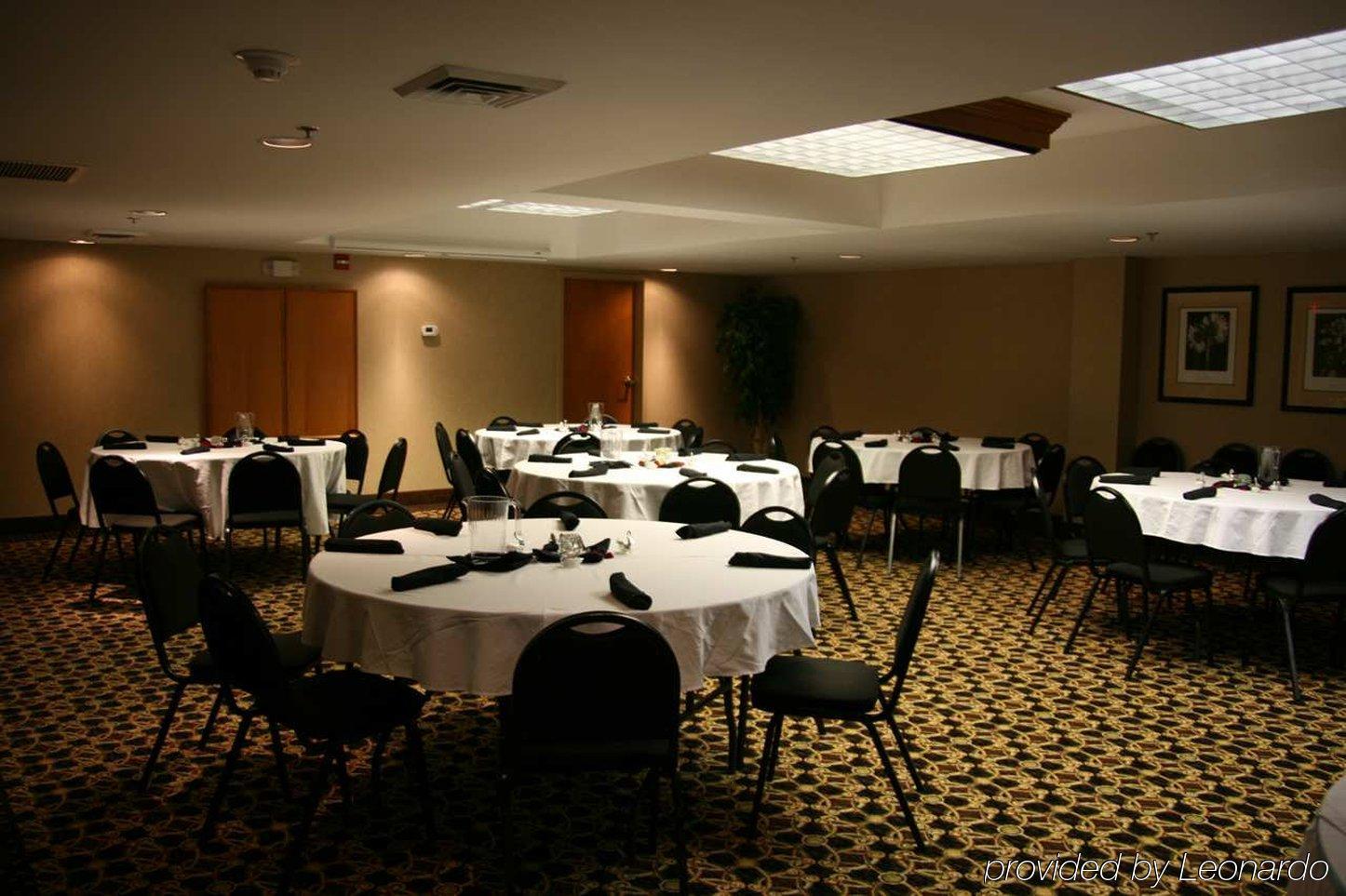 Hampton Inn & Suites Chapel Hill/Durham Restaurant photo