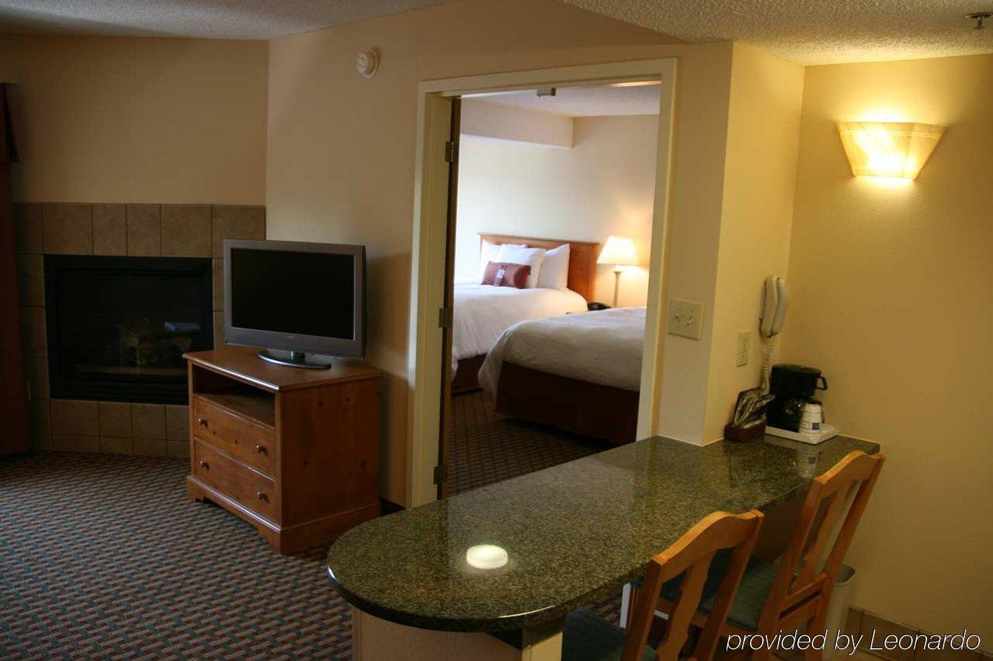 Hampton Inn & Suites Chapel Hill/Durham Room photo