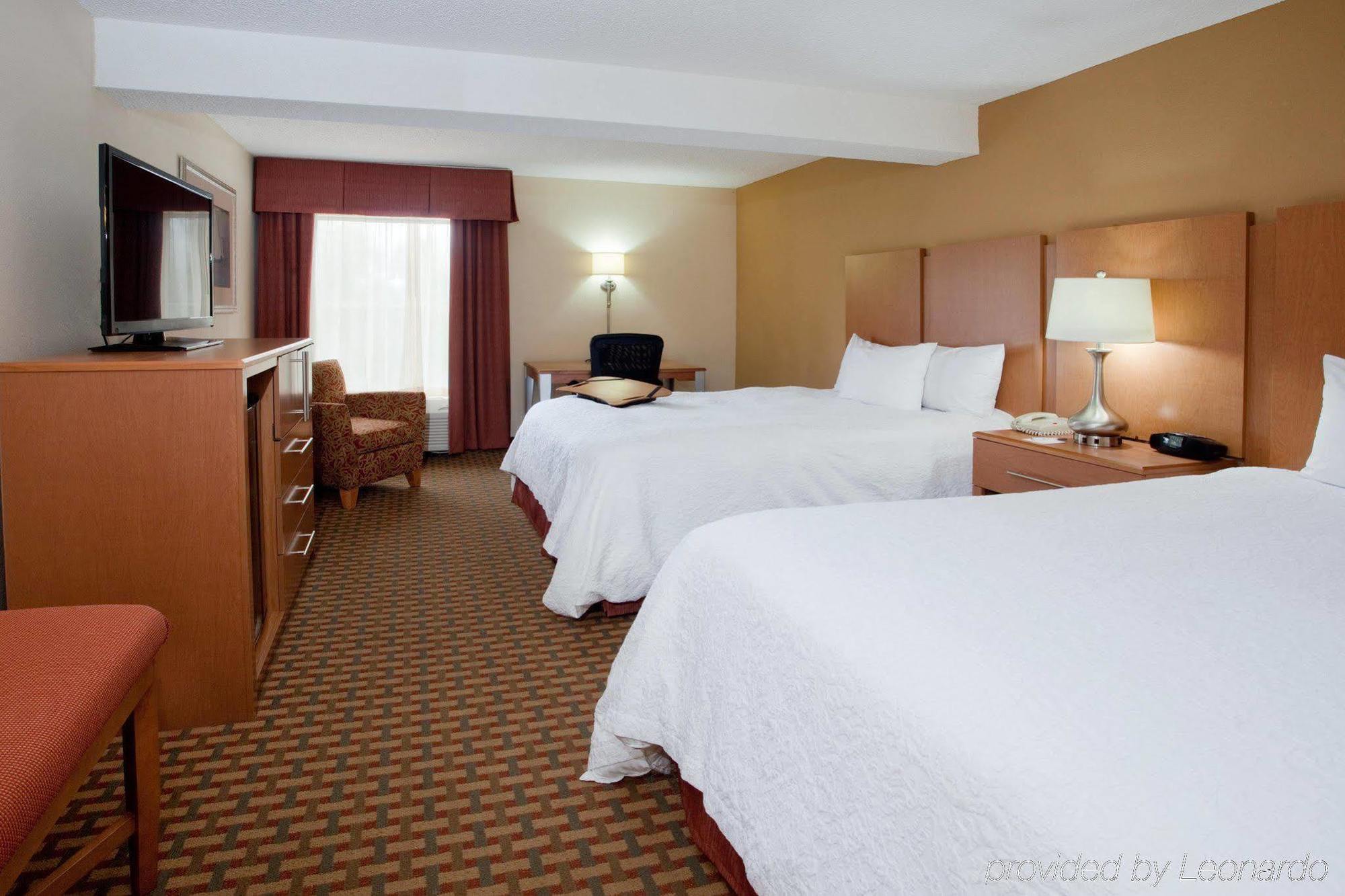 Hampton Inn & Suites Chapel Hill/Durham Exterior photo