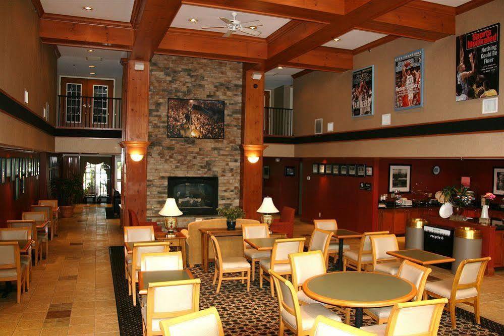 Hampton Inn & Suites Chapel Hill/Durham Restaurant photo